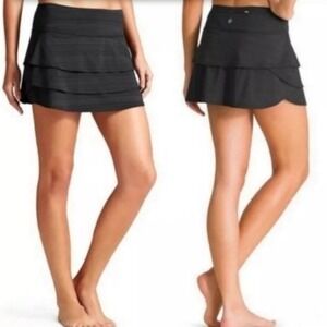 ATHLETA Preppy Athletic Size Large Tiered Swagger Black Drawstring Tennis Skort